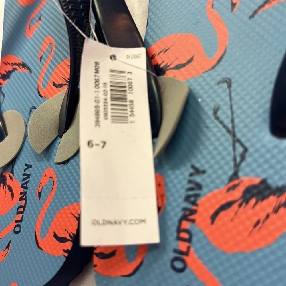 Old Navy Men’s Flamingo Flip Flops Size 6-7 NWT